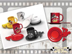 Custom Cups, Plates & Trays